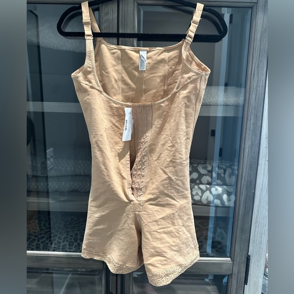 NWT Firm control Tan Shapewear Faja. - Picture 1 of 4